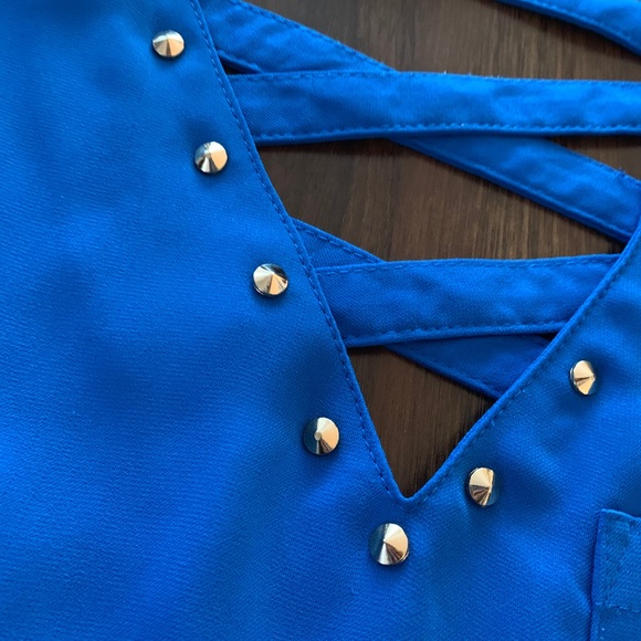 AKIRA Chicago Dressy Tank Top - Picture 5 of 6